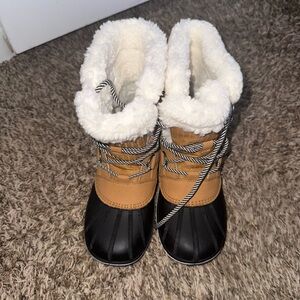 Cat & Jack Tan and Black Kids Boots